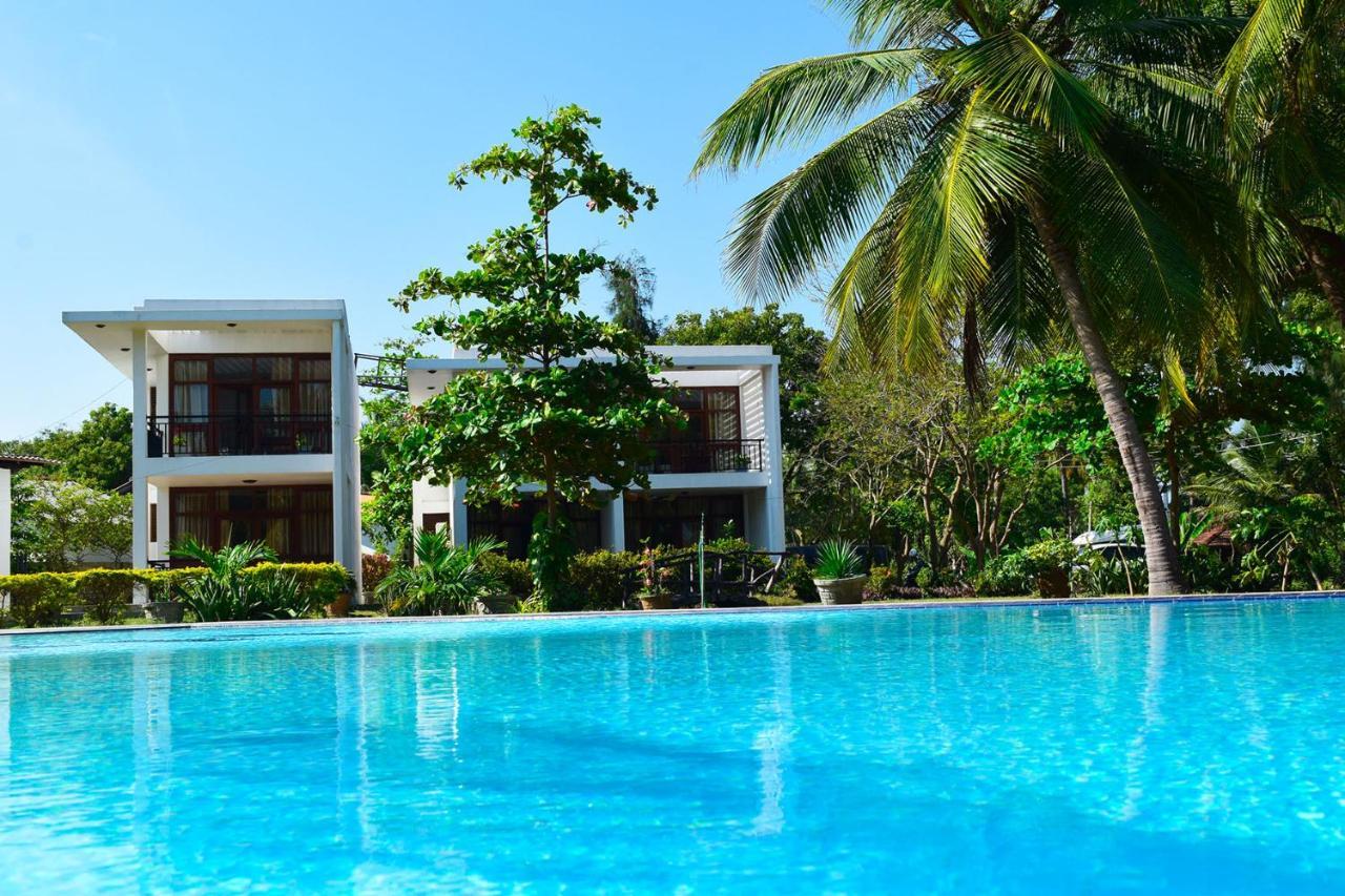 High Park Hotel Nilaveli Exterior photo