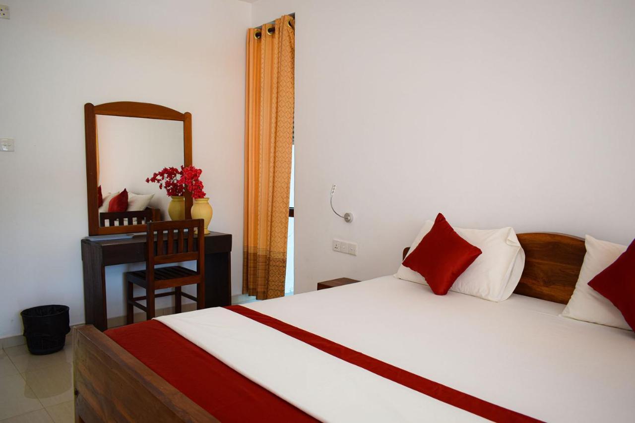High Park Hotel Nilaveli Exterior photo