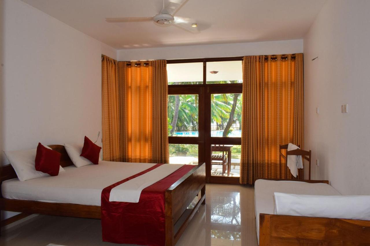 High Park Hotel Nilaveli Exterior photo