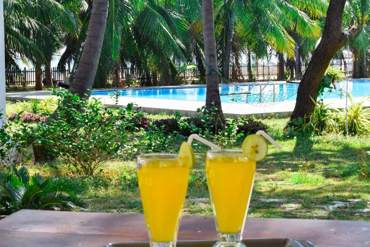 High Park Hotel Nilaveli Exterior photo